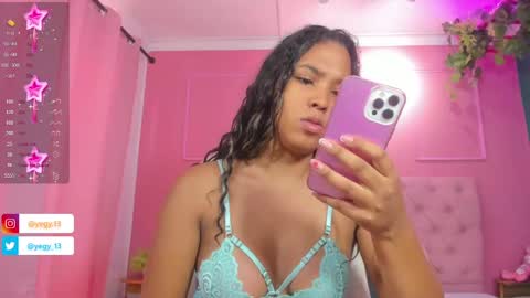 Snapshot of sweet_starxx chatting on December 6, 4:45 pm Yeileen online show from December 6, 4:45 pm