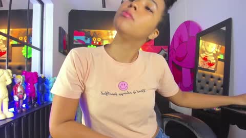 Snapshot of sweet_starxx chatting on January 19, 7:04 pm Yeileen online show from January 19, 7:04 pm