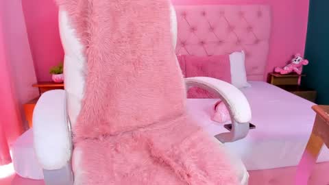 Snapshot of sweet_starxx chatting on February 18, 4:05 pm Yeileen online show from February 18, 4:05 pm