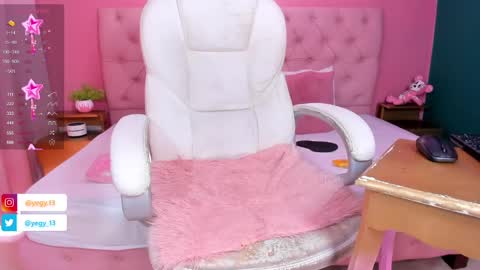 Snapshot of sweet_starxx chatting on February 19, 4:22 pm Yeileen online show from February 19, 4:22 pm