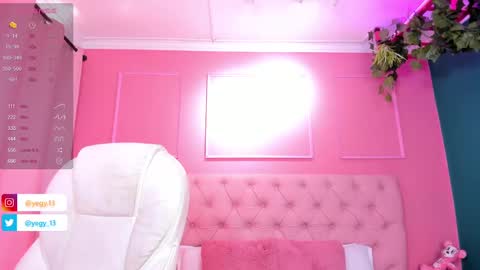 Snapshot of sweet_starxx chatting on March 1, 5:49 pm Yeileen online show from March 1, 5:49 pm