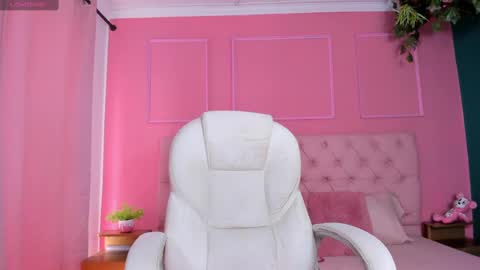 Snapshot of sweet_starxx chatting on March 3, 7:45 pm Yeileen online show from March 3, 7:45 pm
