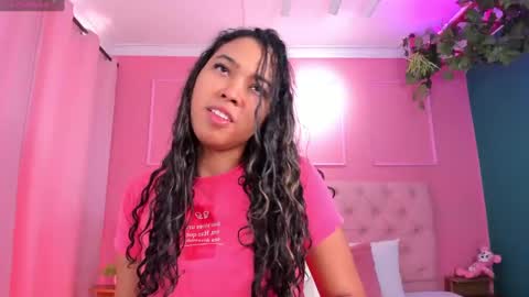Snapshot of sweet_starxx chatting on March 9, 5:39 pm Yeileen online show from March 9, 5:39 pm