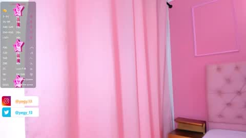 Snapshot of sweet_starxx chatting on September 16, 6:23 pm Yeileen online show from September 16, 6:23 pm