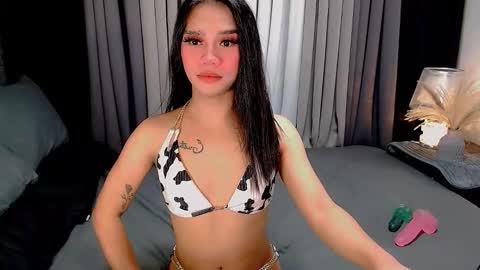 bea takashi  online show from October 15, 2:39 pm