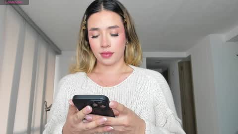 Snapshot of sweetann08 chatting on January 18, 9:32 pm Camila online show from January 18, 9:32 pm