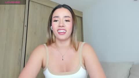 Snapshot of sweetann08 chatting on February 15, 8:34 pm Camila online show from February 15, 8:34 pm