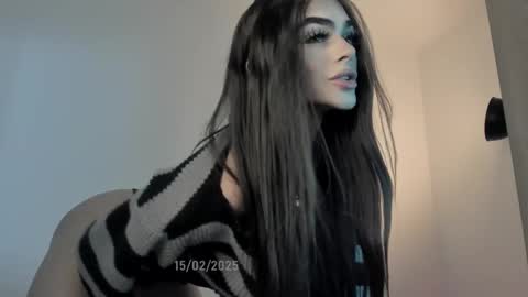 Snapshot of sweetest_bella chatting on February 15, 9:06 pm Bella online show from February 15, 9:06 pm