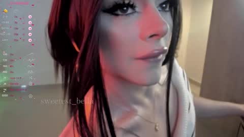 Bella online show from November 17, 8:42 pm