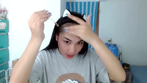 Snapshot of sweetlilly_18 chatting on December 4, 2:20 pm Lilly online show from December 4, 2:20 pm