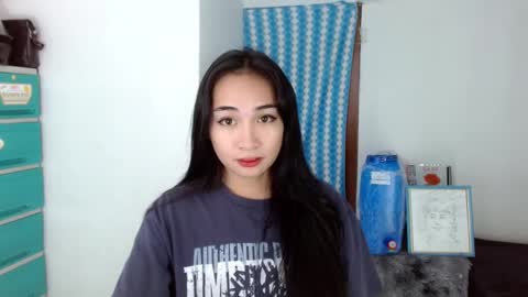Snapshot of sweetlilly_18 chatting on December 7, 10:06 am Lilly online show from December 7, 10:06 am