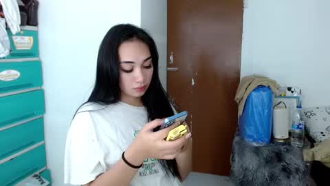 Snapshot of sweetlilly_18 chatting on December 11, 6:31 pm Lilly online show from December 11, 6:31 pm