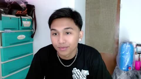 Snapshot of sweetlilly_18 chatting on December 15, 2:27 pm Lilly online show from December 15, 2:27 pm