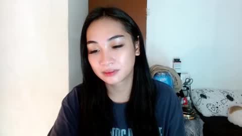 Snapshot of sweetlilly_18 chatting on December 20, 3:31 pm Lilly online show from December 20, 3:31 pm