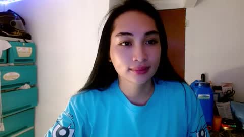 Snapshot of sweetlilly_18 chatting on January 6, 11:40 am Lilly online show from January 6, 11:40 am