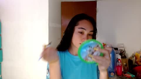 Snapshot of sweetlilly_18 chatting on January 26, 10:34 am Lilly online show from January 26, 10:34 am