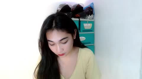 Snapshot of sweetlilly_18 chatting on February 1, 11:43 am Lilly online show from February 1, 11:43 am