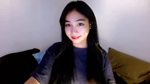 Snapshot of sweetlilly_18 chatting on March 5, 2:10 am Lilly online show from March 5, 2:10 am