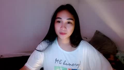 Snapshot of sweetlilly_18 chatting on March 11, 1:12 pm Lilly online show from March 11, 1:12 pm