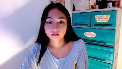 Snapshot of sweetlilly_18 chatting on September 18, 4:01 pm Lilly online show from September 18, 4:01 pm