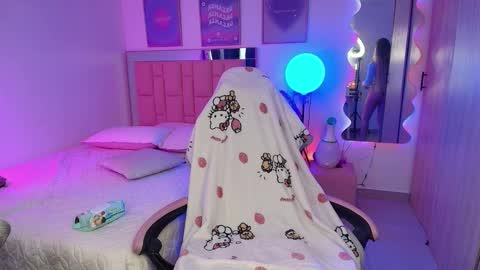 Snapshot of sweetlune chatting on October 8, 6:31 pm SweetLune online show from October 8, 6:31 pm