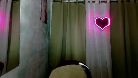 Snapshot of sweetsassyvv chatting on October 1, 1:17 am sweetsassyvv online show from October 1, 1:17 am