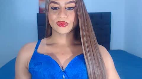 Snapshot of sweetsofiats chatting on September 14, 1:33 am SOFIA online show from September 14, 1:33 am