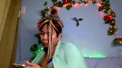 Snapshot of sweetspicypotato chatting on February 18, 1:32 am spicy online show from February 18, 1:32 am