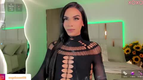 Snapshot of sweett_shinexx chatting on September 28, 4:44 am angel online show from September 28, 4:44 am
