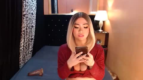 Snapshot of sweettrixiee chatting on October 10, 12:11 am Ms trixiee online show from October 10, 12:11 am