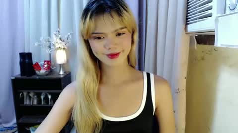 Snapshot of sweetytrannygirlxx chatting on December 22, 4:50 am Megan online show from December 22, 4:50 am