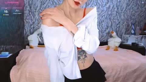 Snapshot of taissia_sweet chatting on February 24, 10:47 pm Im Taya online show from February 24, 10:47 pm