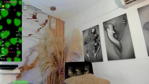  T A M A R A  online show from October 15, 8:53 pm