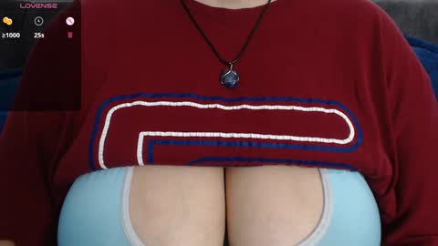 Snapshot of tarrant_ chatting on February 5, 11:39 pm tarrant_ online show from February 5, 11:39 pm