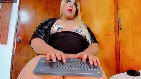 Snapshot of tasha_gatti chatting on March 6, 3:53 am instagram Gattitasha online show from March 6, 3:53 am