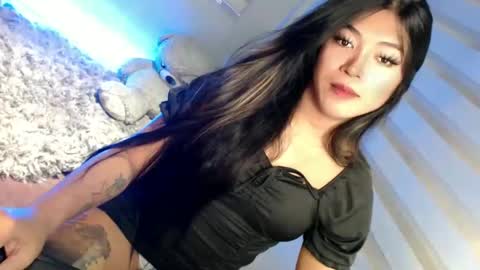 Snapshot of tasteofinnocent69 chatting on December 16, 5:49 am online show from December 16, 5:49 am