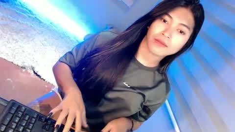 Snapshot of tasteofinnocent69 chatting on January 9, 6:17 am online show from January 9, 6:17 am