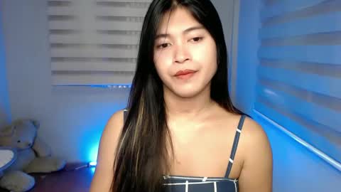 Snapshot of tasteofinnocent69 chatting on January 19, 5:48 am online show from January 19, 5:48 am