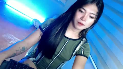 Snapshot of tasteofinnocent69 chatting on January 24, 11:45 pm online show from January 24, 11:45 pm