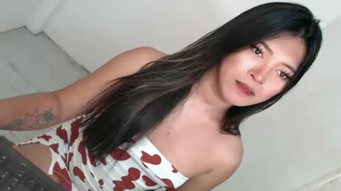 Snapshot of tasteofinnocent69 chatting on February 2, 5:21 am online show from February 2, 5:21 am