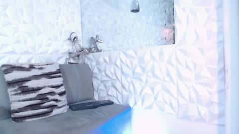 Snapshot of taylor_sanz chatting on January 20, 11:21 pm Taylor Sanz online show from January 20, 11:21 pm