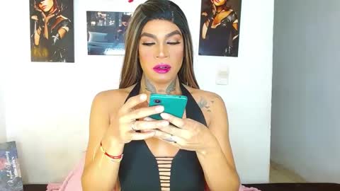 Snapshot of taylorqueen_08 chatting on September 19, 8:53 am taylorqueensex online show from September 19, 8:53 am