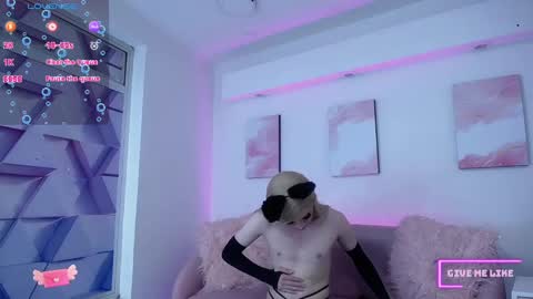 Snapshot of tayzon_foxxx chatting on January 17, 1:35 pm Sofia online show from January 17, 1:35 pm