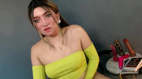 Snapshot of te_amo28 chatting on December 17, 10:00 pm ellaine online show from December 17, 10:00 pm