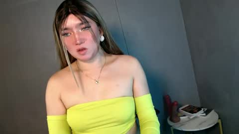 Snapshot of te_amo28 chatting on February 27, 10:42 pm ellaine online show from February 27, 10:42 pm