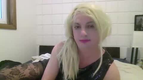 teepz97 online show from November 28, 4:30 pm