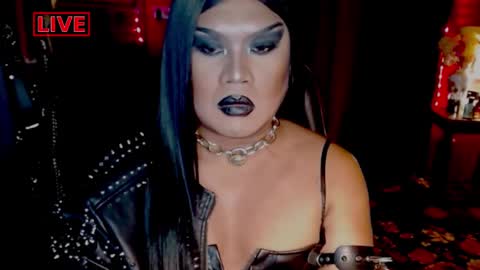 Snapshot of temptress_cocoxxx chatting on February 13, 7:52 pm Mistress Coco online show from February 13, 7:52 pm