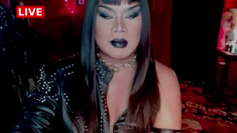 Snapshot of temptress_cocoxxx chatting on February 19, 7:17 am Mistress Coco online show from February 19, 7:17 am