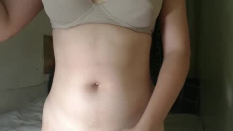 Snapshot of temptressbella chatting on September 10, 12:53 am Temptressbella online show from September 10, 12:53 am