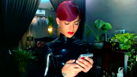Snapshot of thalia_saint chatting on March 5, 5:46 am Thalia Saint online show from March 5, 5:46 am